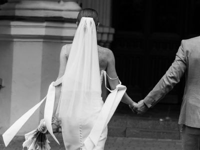 Свадьба для двоих в городе на патриарших прудах, осенняя фотосессия под дождем в усадьбе Кусково, фотограф Дарья Елфутина